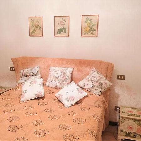Casa Gisela Διαμέρισμα Ντεζεντσάνο ντελ Γκάρντα Εξωτερικό φωτογραφία